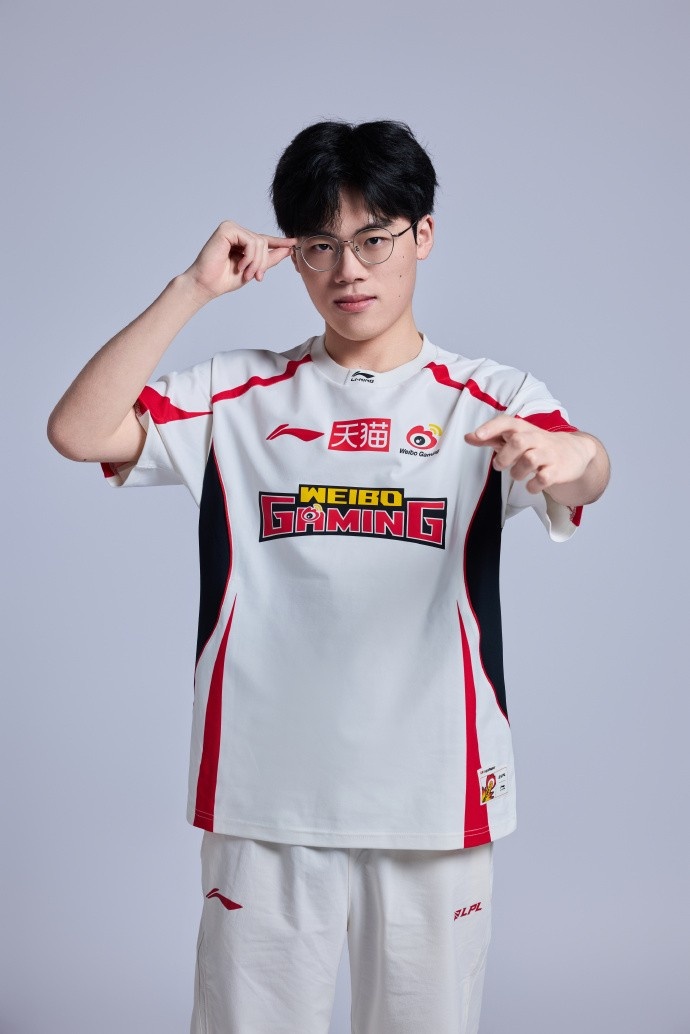 WBG分享26夹人定妆照：论微博哥拍照POSE的一百种手势